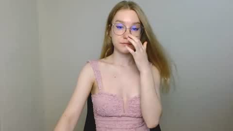 Abby Lovense is active online show from 07/03/26, 09:59