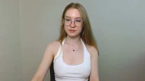 Abby Lovense is active online show from 07/12/26, 10:39