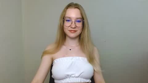 Abby Lovense is active online show from 07/13/26, 11:35
