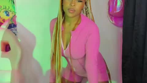 Simone    may online show from 02/08/25, 10:07