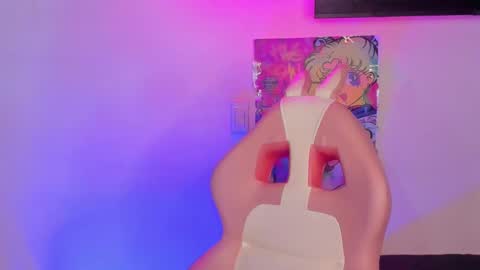 Simone    may online show from 03/01/25, 07:30