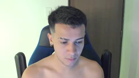 Independence model AbelAsburgo online show from 12/01/24, 10:53