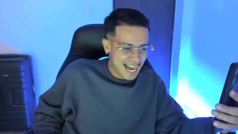 Independence model AbelAsburgo online show from 12/17/24, 02:01