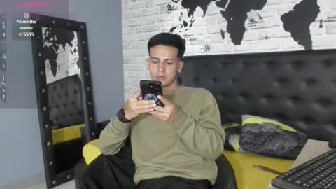 Independence model AbelAsburgo online show from 02/05/25, 08:04