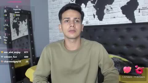 Independence model AbelAsburgo online show from 02/05/25, 11:06