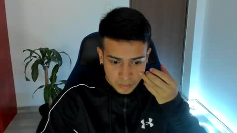 Independence model AbelAsburgo online show from 10/15/25, 06:52