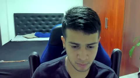 Independence model AbelAsburgo online show from 10/22/25, 02:01