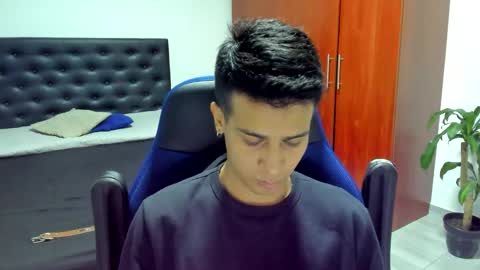 Independence model AbelAsburgo online show from 10/23/25, 02:44