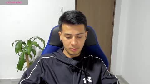 Snapshot of abelasburgo chatting on 11/04/25, 02:43 Independence model AbelAsburgo online show from 11/04/25, 02:43