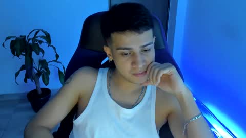 Snapshot of abelasburgo chatting on 11/07/25, 02:22 Independence model AbelAsburgo online show from 11/07/25, 02:22