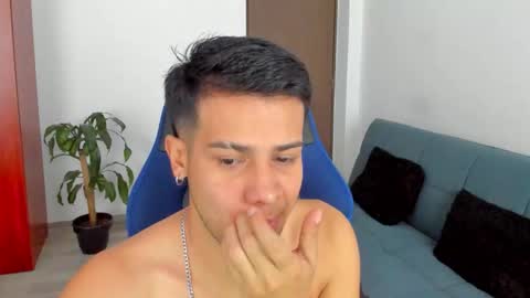 Snapshot of abelasburgo chatting on 11/26/25, 09:16 Independence model AbelAsburgo online show from 11/26/25, 09:16