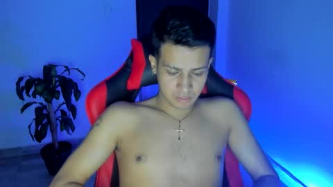 Snapshot of abelasburgo chatting on 12/19/25, 07:04 Independence model AbelAsburgo online show from 12/19/25, 07:04