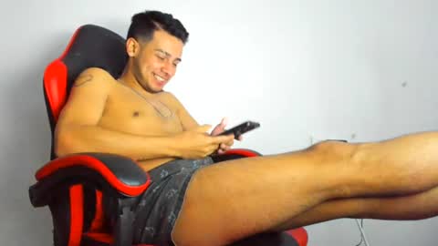 Independence model AbelAsburgo online show from 07/11/26, 11:06