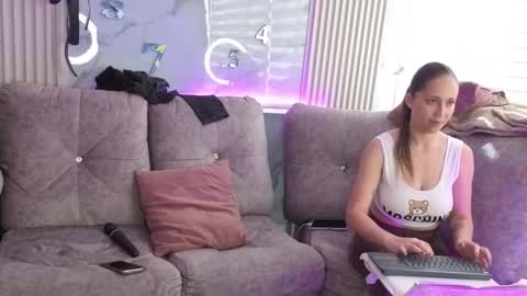 abella_as_ online show from 02/26/26, 04:06