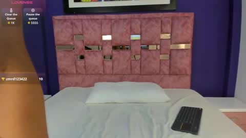 Snapshot of abella_lov chatting on 11/24/25, 12:16 abella_lov online show from 11/24/25, 12:16