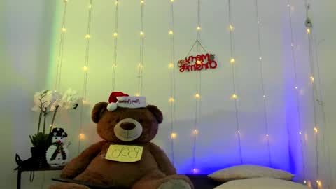Snapshot of abellaconnor chatting on 12/10/24, 05:22 Abella and Kendra online show from 12/10/24, 05:22