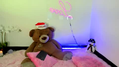 Snapshot of abellaconnor chatting on 12/29/24, 08:04 Abella and Kendra online show from 12/29/24, 08:04