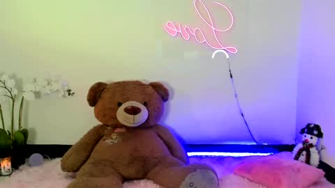 Snapshot of abellaconnor chatting on 01/02/25, 10:11 Abella and Kendra online show from 01/02/25, 10:11