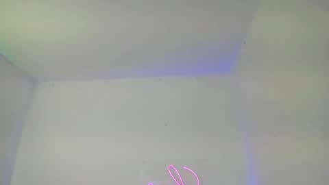 Snapshot of abellaconnor chatting on 01/12/25, 02:45 Abella and Kendra online show from 01/12/25, 02:45