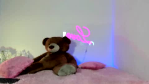 Snapshot of abellaconnor chatting on 02/08/25, 08:21 Abella and Kendra online show from 02/08/25, 08:21