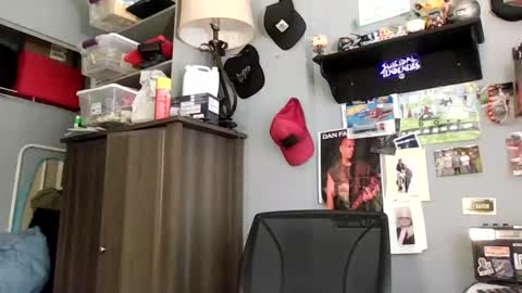 AJ online show from 06/05/26, 02:56