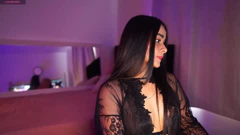 Snapshot of abigail_adamss_ chatting on 11/30/25, 08:13 Abigail online show from 11/30/25, 08:13