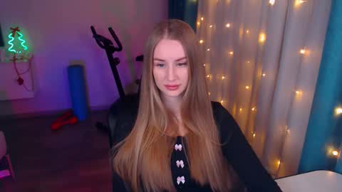 Snapshot of abigail_flex chatting on 01/13/25, 06:59 Anna online show from 01/13/25, 06:59