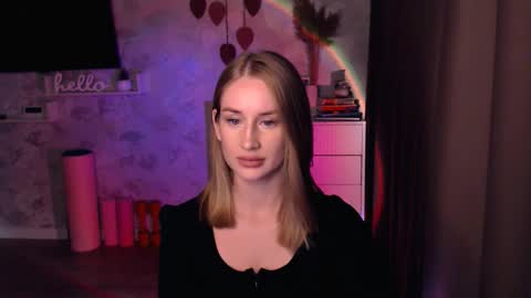 Snapshot of abigail_flex chatting on 10/10/25, 06:29 Anna online show from 10/10/25, 06:29