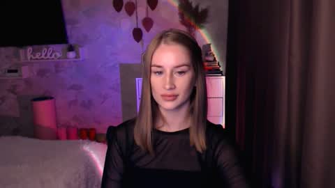 Snapshot of abigail_flex chatting on 10/14/25, 05:47 Anna online show from 10/14/25, 05:47