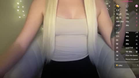 Snapshot of abigailsage chatting on 12/21/25, 01:02 AbigailSage online show from 12/21/25, 01:02
