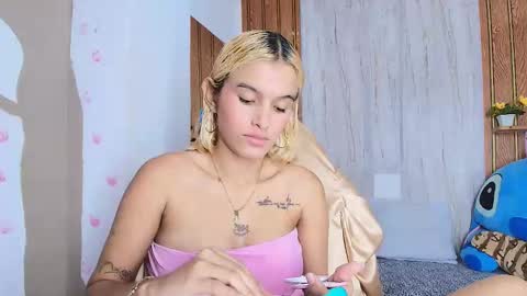 Snapshot of abigailsandoval chatting on 05/12/26, 02:03 abi online show from 05/12/26, 02:03