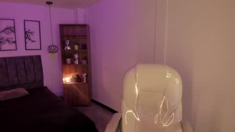 Abigail online show from 12/13/24, 01:48