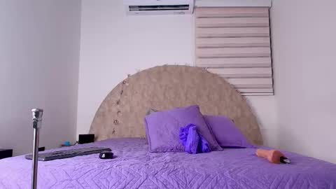 Abigail online show from 12/17/25, 03:01