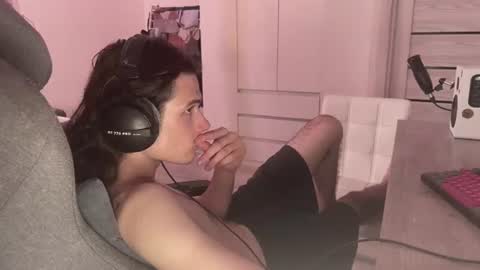 hi  cum in pvt noi extra tip online show from 07/23/26, 03:21