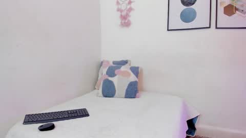 Abriil online show from 10/13/25, 03:39