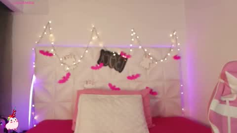 Abril  online show from 10/16/25, 09:43