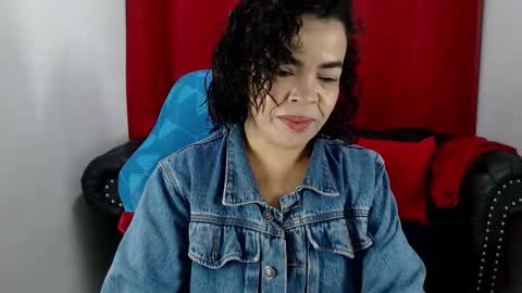 Abril Beltran online show from 11/25/25, 11:43