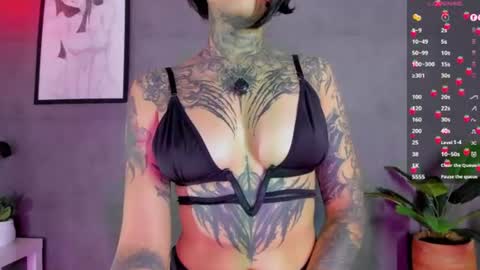 Abril Facchini online show from 06/13/26, 06:50