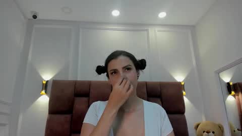 Abril jones online show from 12/30/24, 07:37