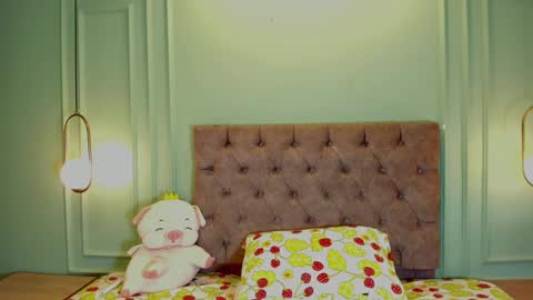 Abril jones online show from 02/24/25, 02:51