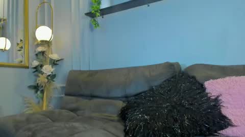 Abril jones online show from 10/15/25, 05:07