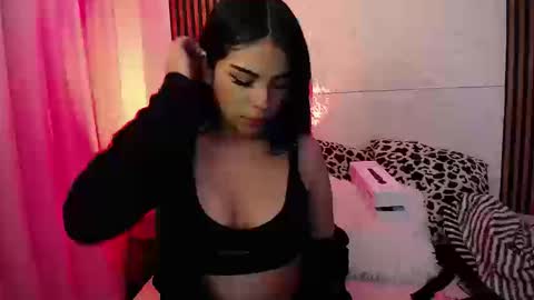 Snapshot of abril_lottie4 chatting on 09/15/25, 11:27 ABRIL online show from 09/15/25, 11:27