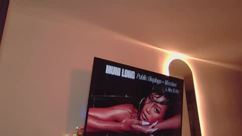 Abril  online show from 09/15/25, 05:07