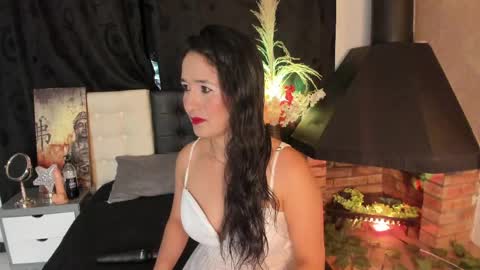 Snapshot of abril_riios chatting on 06/07/26, 03:32 Abril online show from 06/07/26, 03:32