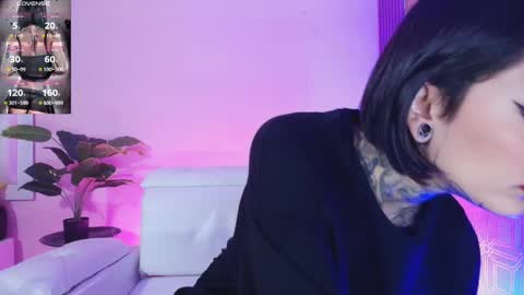 ABRILFACCINI online show from 01/03/25, 12:41