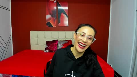 Snapshot of abrillee1 chatting on 12/11/24, 07:57 ABRIL online show from 12/11/24, 07:57