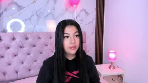 Snapshot of abrilquintana chatting on 03/23/26, 11:25 Abril online show from 03/23/26, 11:25