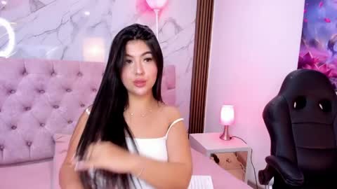 Snapshot of abrilquintana chatting on 04/04/26, 11:29 Abril online show from 04/04/26, 11:29