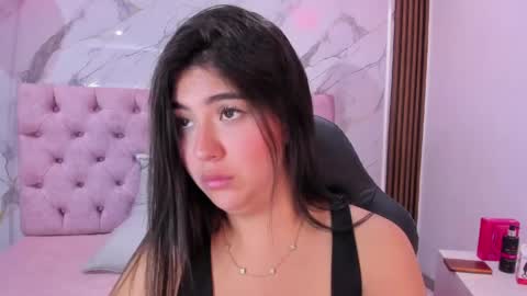 Snapshot of abrilquintana chatting on 05/11/26, 04:04 Abril online show from 05/11/26, 04:04