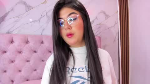 Snapshot of abrilquintana chatting on 05/15/26, 11:39 Abril online show from 05/15/26, 11:39